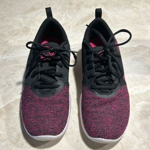 Nike Stroke Running Shoe.